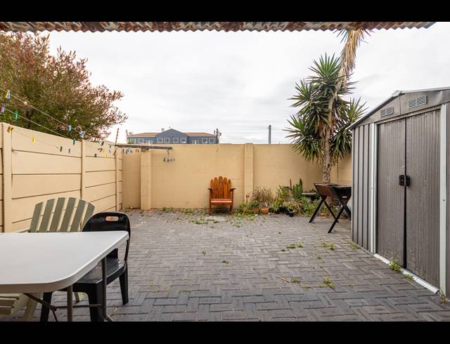 2 BEDROOM TOWNHOUSE FOR SALE IN PARKLANDS